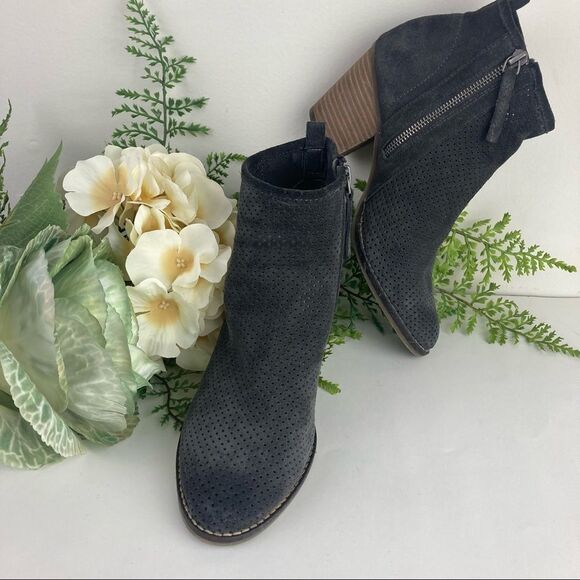 DOLCE VITA Boot - Picture 1 of 7
